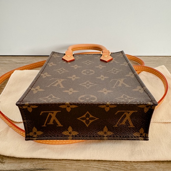 Authentic Louis Vuitton Petit Sac Plat bag - Picture 4 of 14